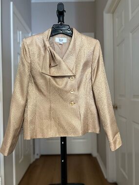 Le Suit Women's Gold Brocade Bow-Neck Blazer